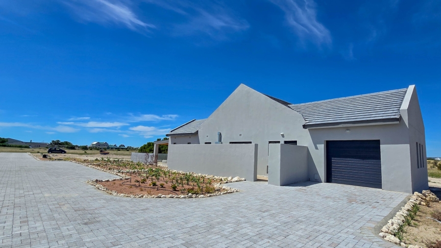 To Let 5 Bedroom Property for Rent in Long Acres Country Estate Western Cape
